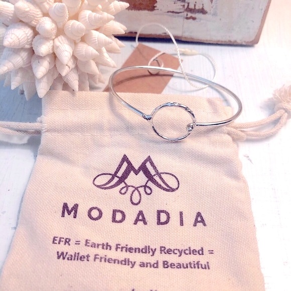 Modadia Circle Bracelet - Picture 3 of 3